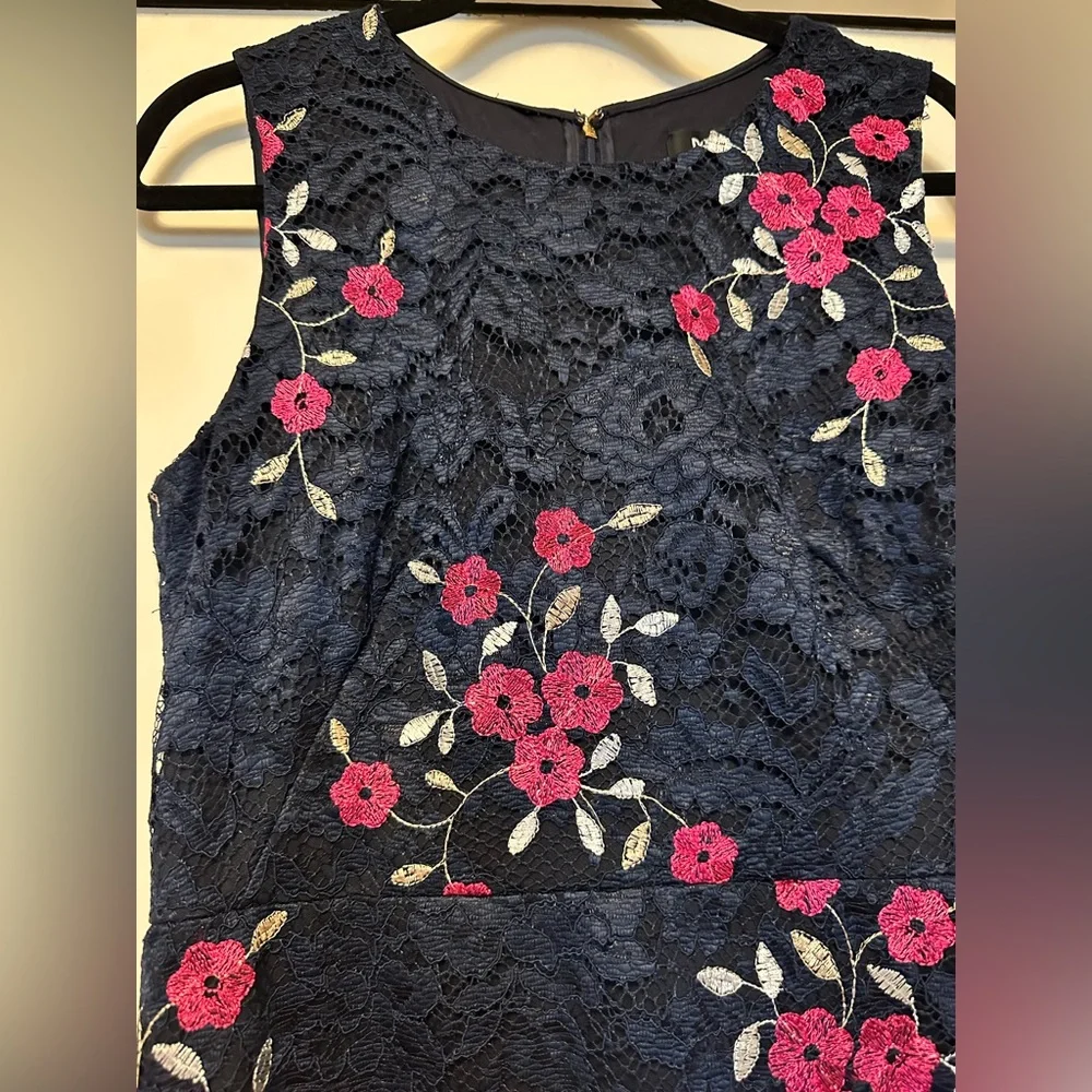 DKNY Navy Lace Dress Pink Floral Embroidery Sleeveless Cocktail Midi Sz 8 - Picture 4 of 11